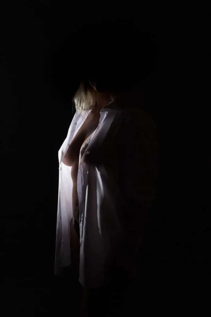 Erotiche Bilder / Aktfotos mit besonderer Lichtf&uuml;hrung sind etwas besonderes