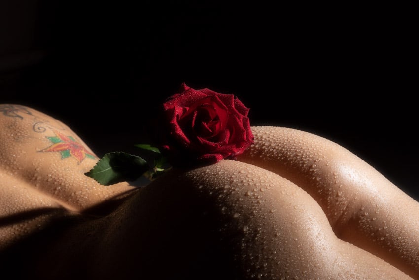 Erotisches Fotoshooting mit Rose auf dem PO - Fotostudo Keepsmile, Castrop-Rauxel