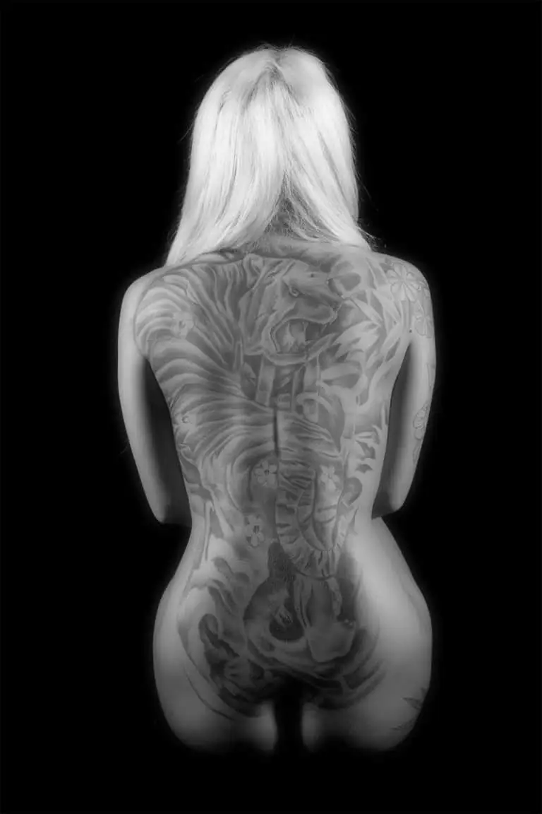 Fotoshooting Rückentattoo Fotostudio Keepsmile
