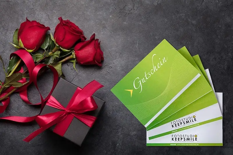 Bild von einer Rosen und einem Geschenkgutschein vom Fotostudio Keepsmile, Castrop-Rauxel