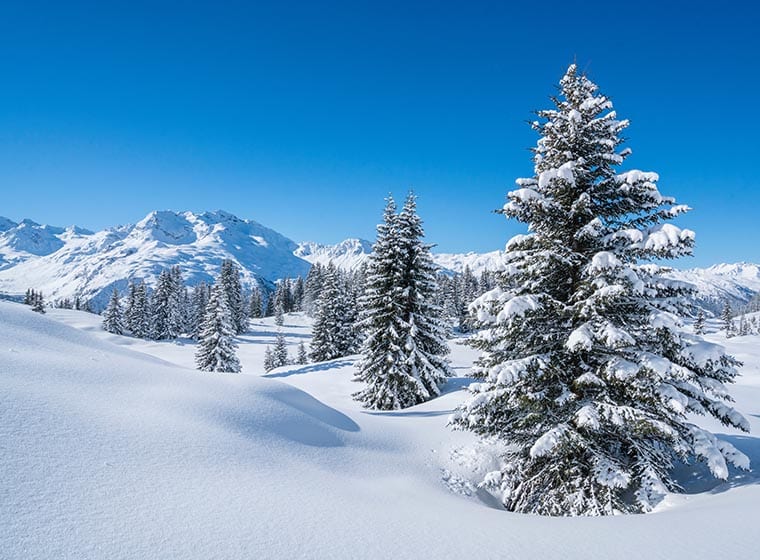 Schneebedeckte Berglandschaft - Fotohintergrund für die Winter-Fotoaktion im Fotostudio Keepsmile, Castrop-Rauxel